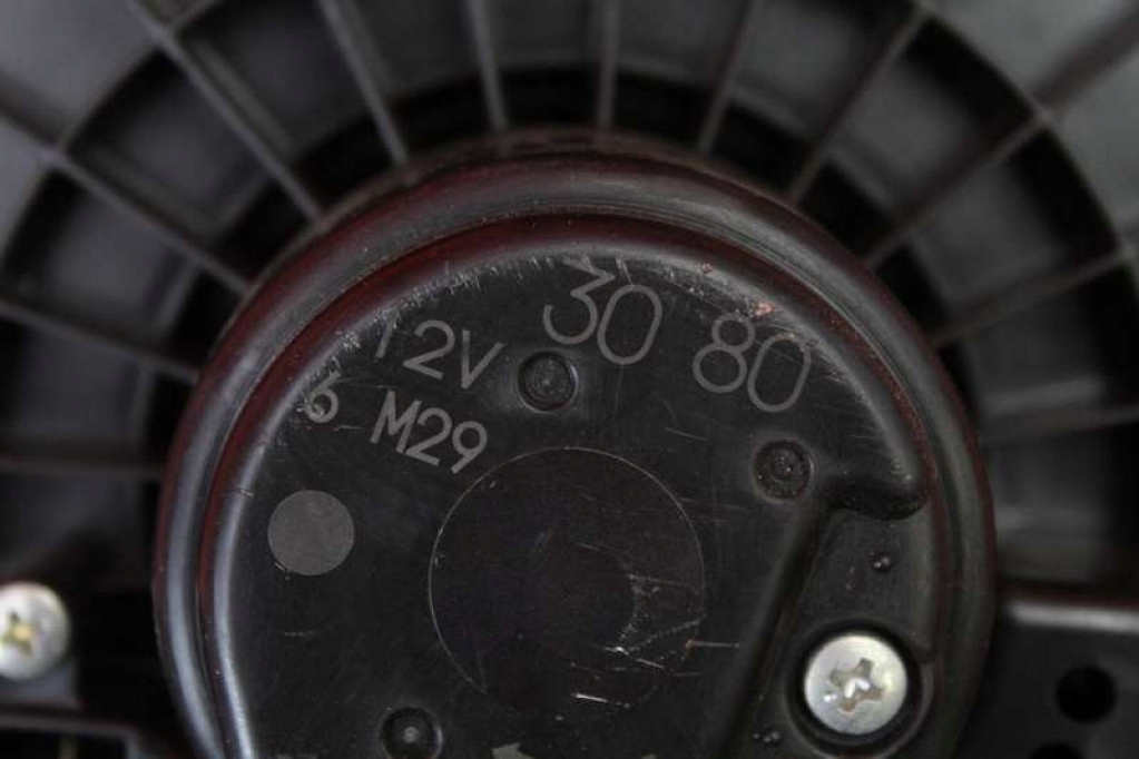 фото №5, Повітродувка вентилятор обдув eu toyota yaris 2 ii 09-12