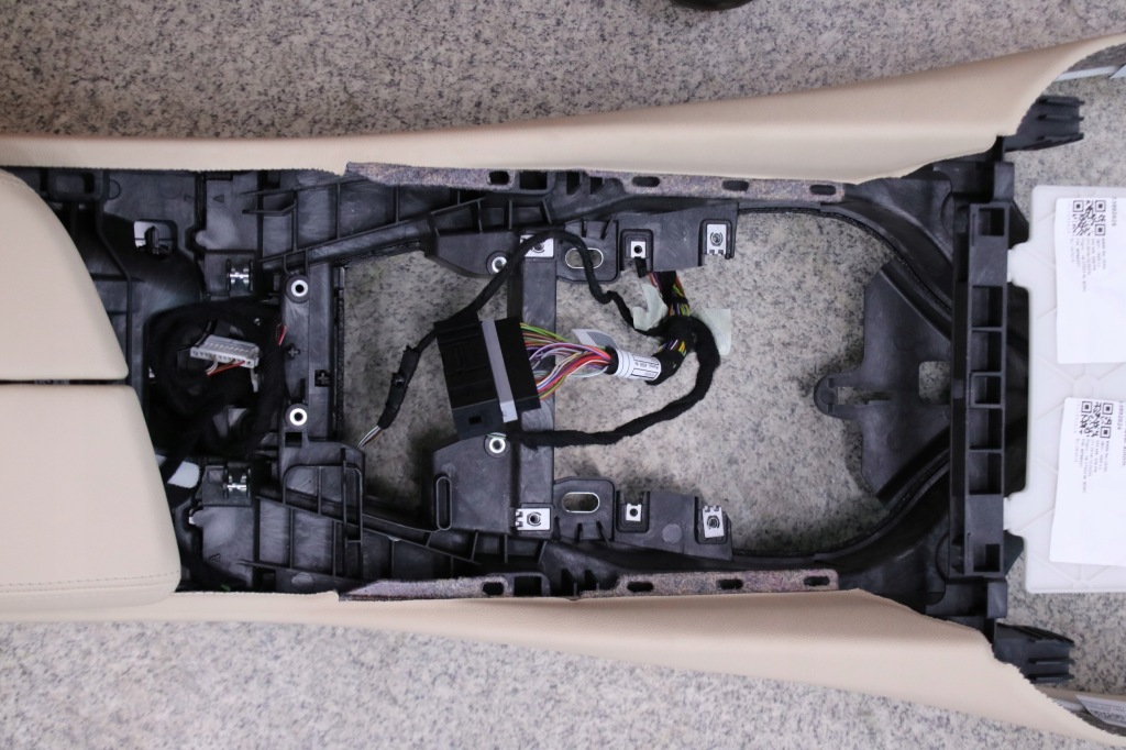 Bmw g30 g31 g32 туннель средний подлокотник canberrabeige европа Доставка