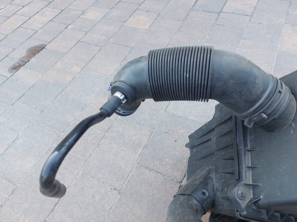 фото №8, Корпус фильтра воздуха 1.2 12v fabia ii ibiza 6j vw polo 6r v 6y0129607d