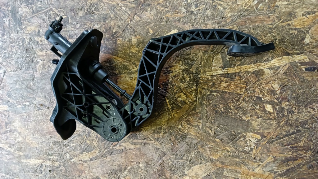 фото №1, Skoda fabia iii помпа педаль сцепления 6r0721388d