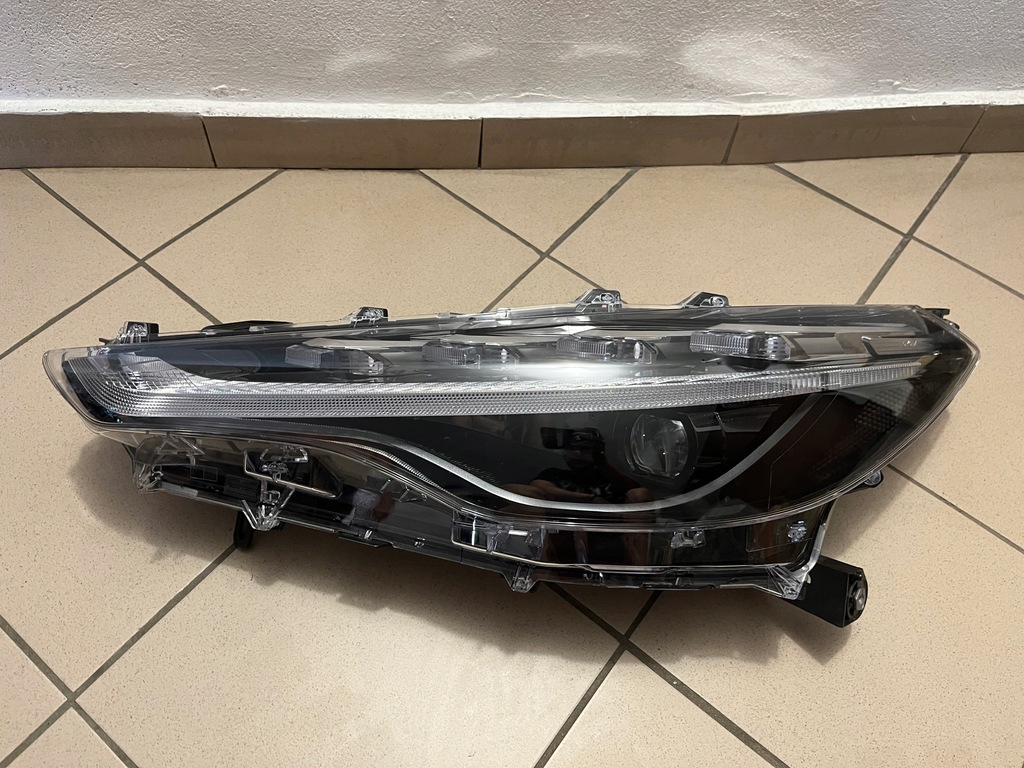 фото №1, Лампа передняя перед левая toyota corolla cross full led 16-184