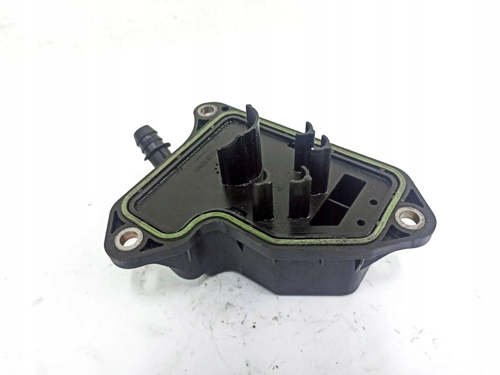 фото №9, Mercedes-benz r w251 2008 вентиляция картера