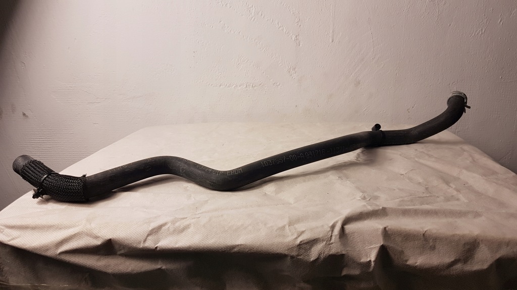 Патрубок шланг труба води радіатора tesla model s Ціна