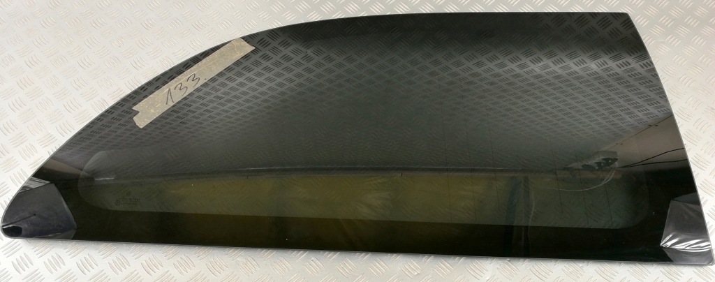 фото №1, Стекло правый задняя chrysler town & country iv 2000-