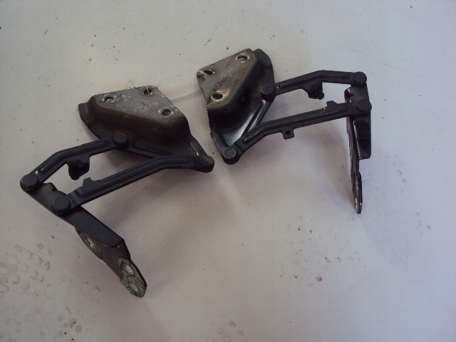 фото №2, Петлі капот vw touareg fl 2007 r