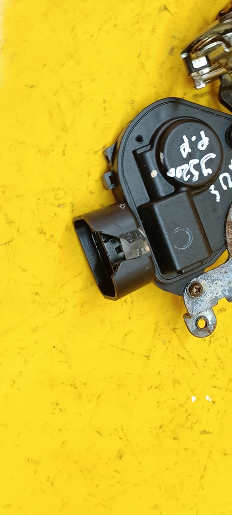 фото №8, Замок двері правий rzód lexus is 200 4контакти