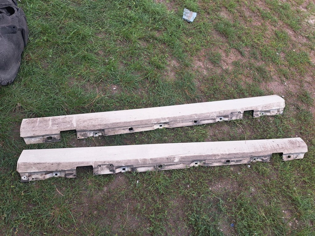 фото №1, Mercedes w247 накладка поріг права поріг правий