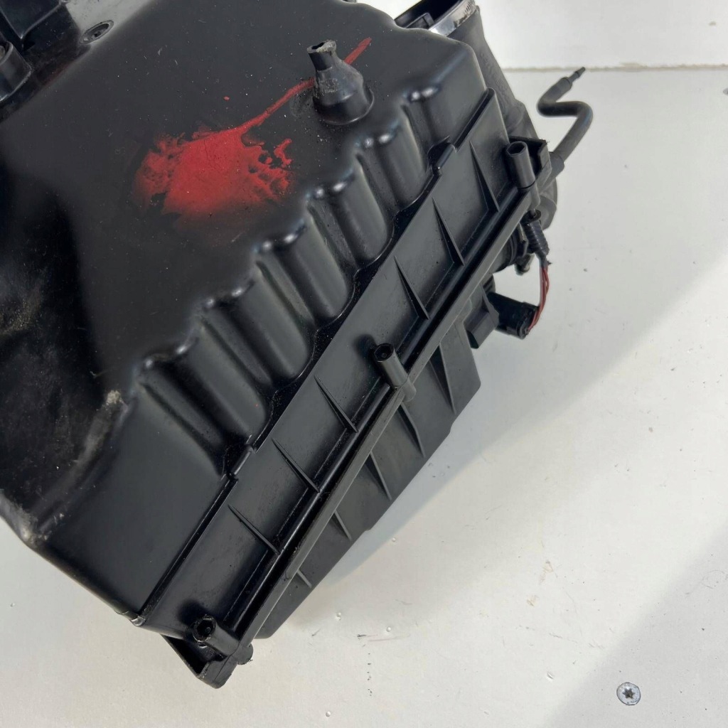 Range rover sport l320 3.0d корпус фільтра повітря оригінальний номер 4619685916 Київ