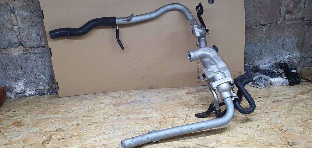 фото №4, Genesis coupe 3.8 v6 термостат корпус труба трубка