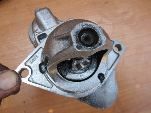 Opel corsa d e 1.2 a12xer 1.4 a14xer 1.4 turbo стартер 55566800 lux Недорого