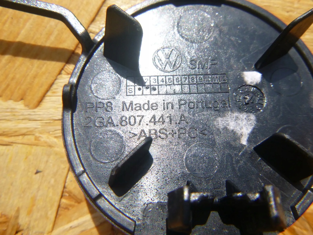 фото №3, Vw t-roc r-line 2021- заглушка фаркоп hak бампер задняя 2ga807441a