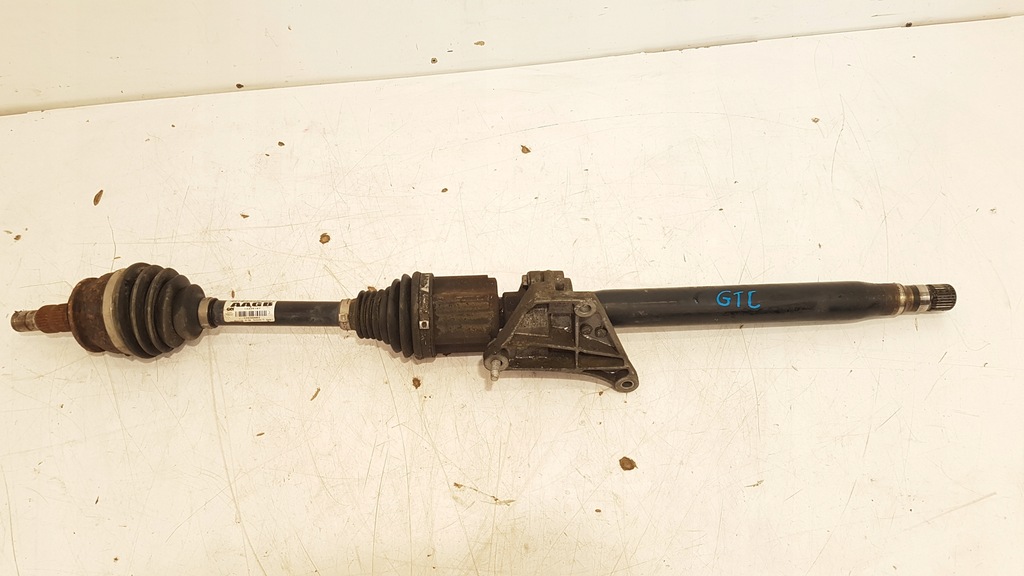 фото №1, Opel astra gtc 2.0 cdti приводной вал правая 13335157