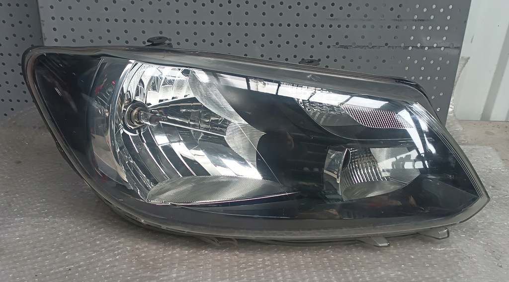 фото №1, Лампа передняя правая vw caddy 2k5941006b