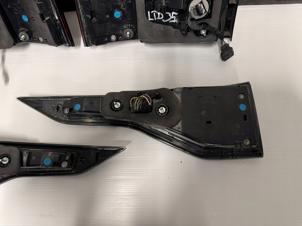 фото №9, Land rover discovery v lift l462 лампа задняя задняя w крышка w крыло комплект