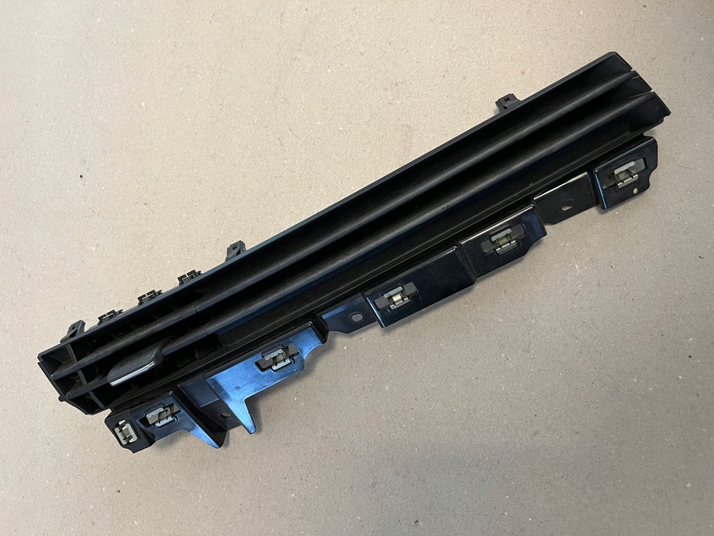 фото №1, Renault clio v решётка воздуховод правая 687503053r