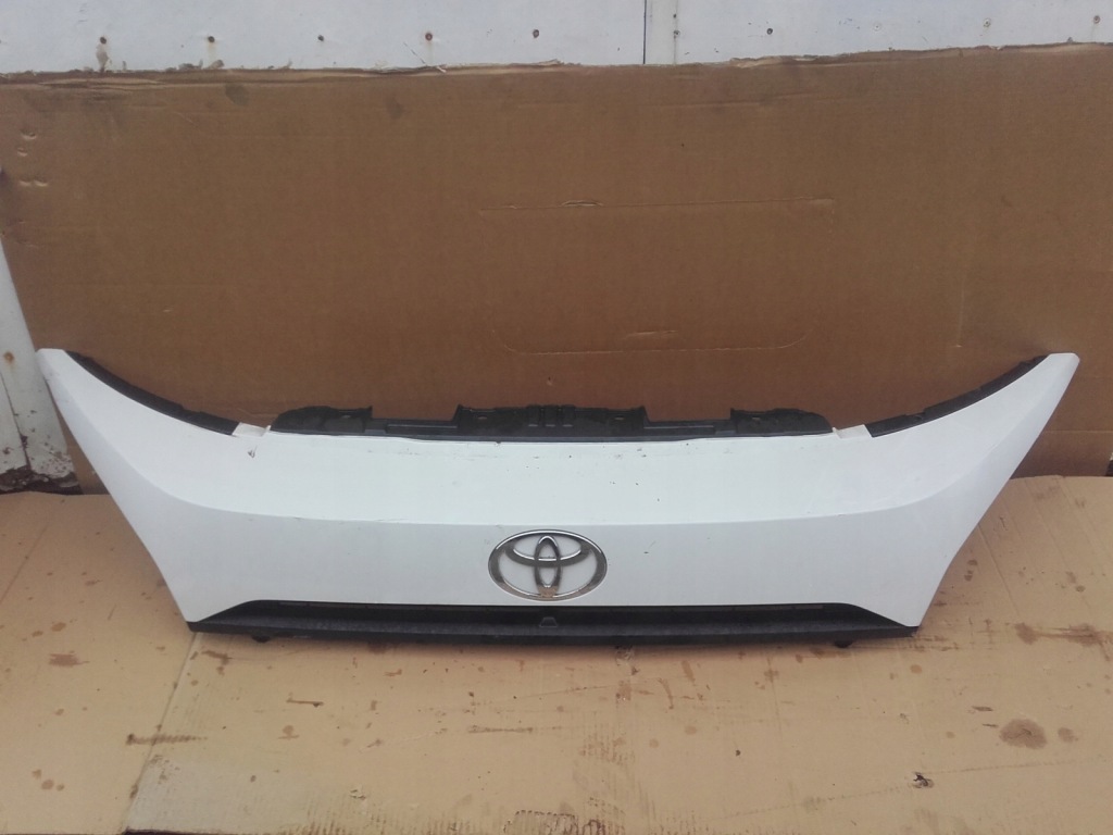 Купить Toyota proace max 24r- решётка  решётка радиатора 1321733070