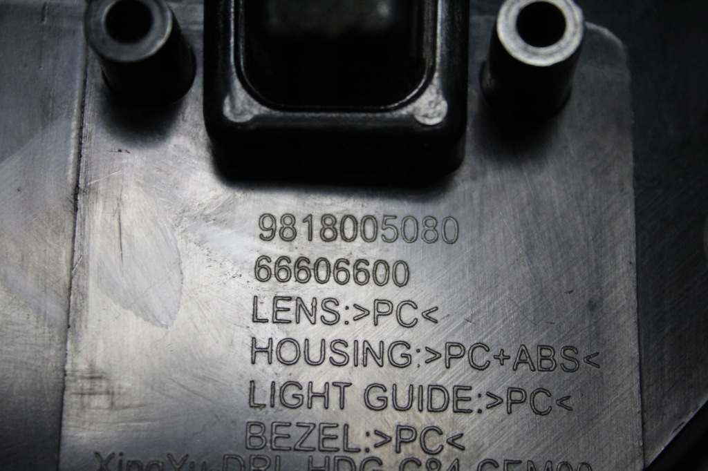 Led drl правый citroen c5 aircross полный оригинальный номер 9818005080 с Разборки