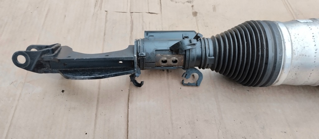 Амортизатор левый перед mercedes e63 amg w213 a2533200801 , a2133201502 с Разборки