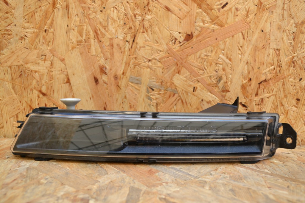 фото №1, Противотуманная фара led drl правый do движение dziennej jaguar f-pace 1058002r1