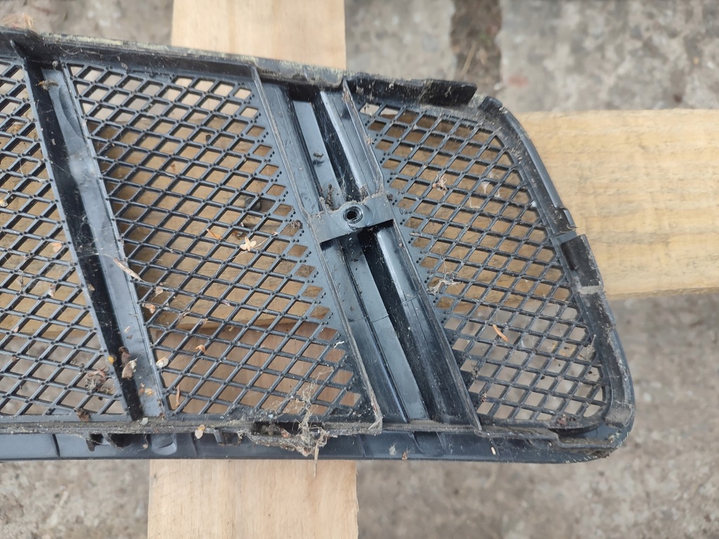 фото №5, Решётка впуск капот правая ml w166 gl x166