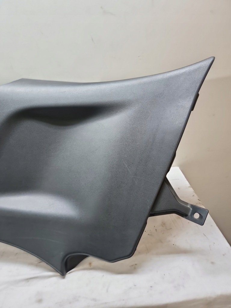 фото №2, Nissan gtr gt-r r35 обшивка оббивка правий задня