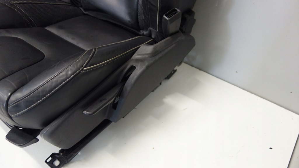 фото №4, Volvo xc60 i r-design сиденья заднее сиденье обшивки