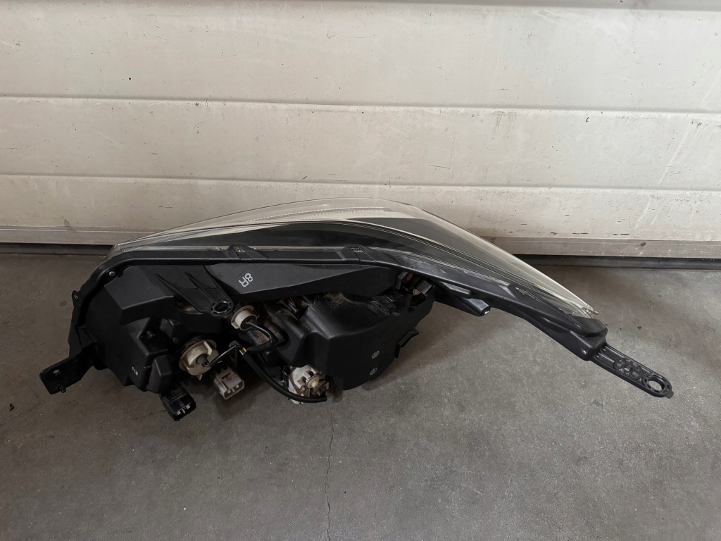 Subaru forester iv рестайлінг  фара правий full led Оригінал