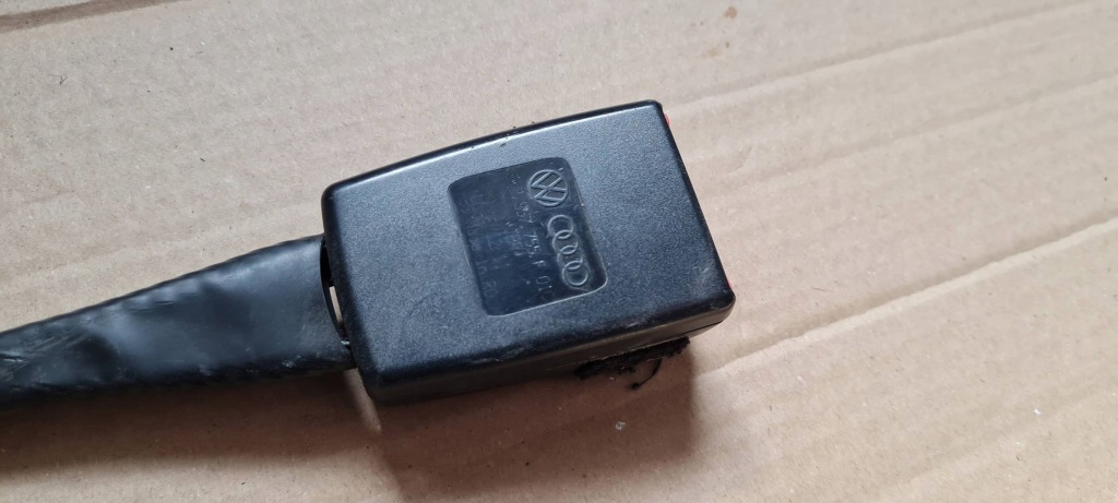 A4 b8 a5 кліпса поперечина пряжка ліва права перед 8k0857755f Недорого