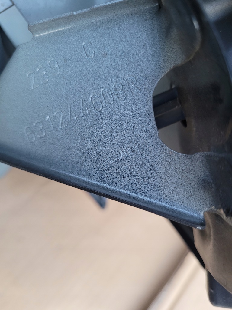 фото №9, Dacia duster i 1 крыло правый перед 10-17 260420083r