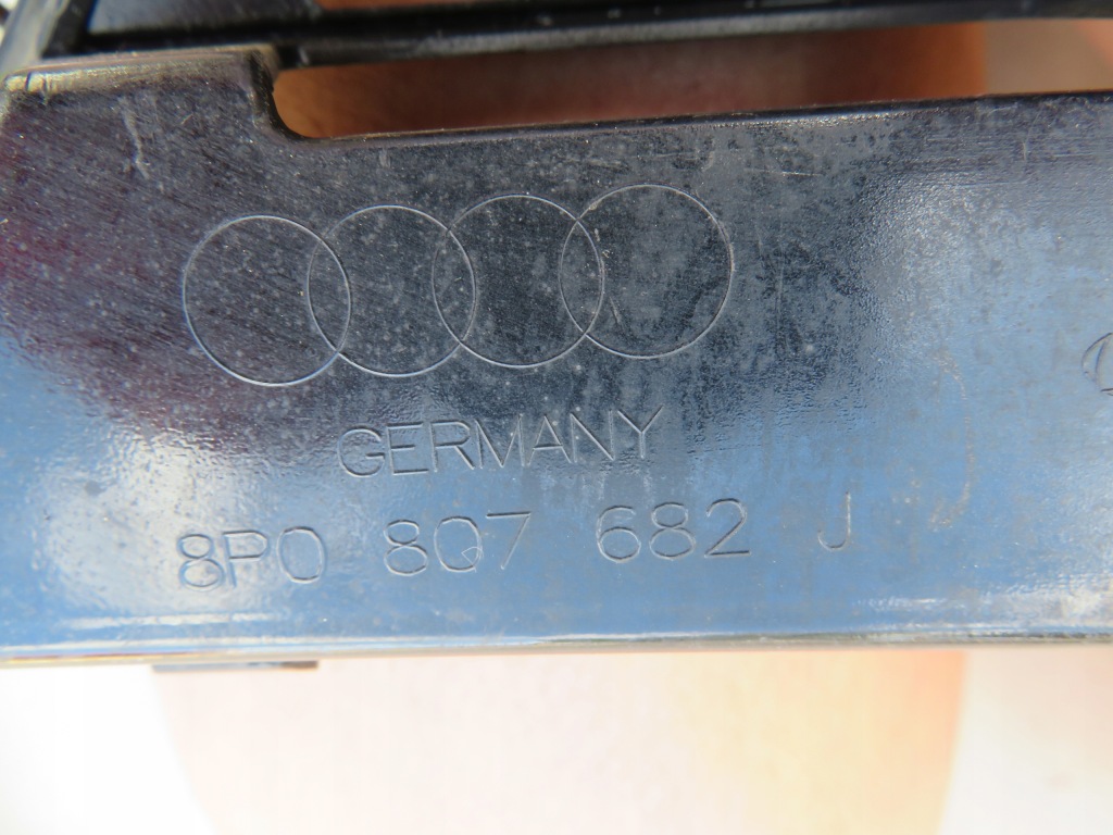 Решётка решётка радиатора бампера правая audi a3 8p0807682j рестайлинг  08-12r с Разборки
