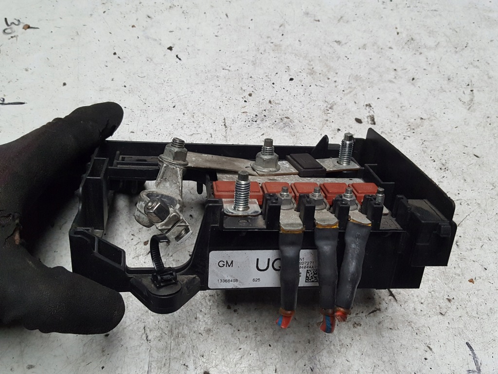 Купити Astra iv j рестайлінг  1.6 cdti запобіжники акумулятор