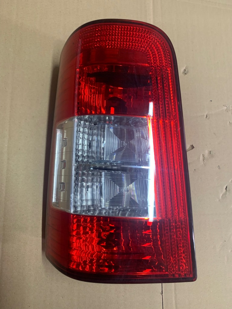 фото №1, Лампа левый задняя peugeot partner i 9657977080