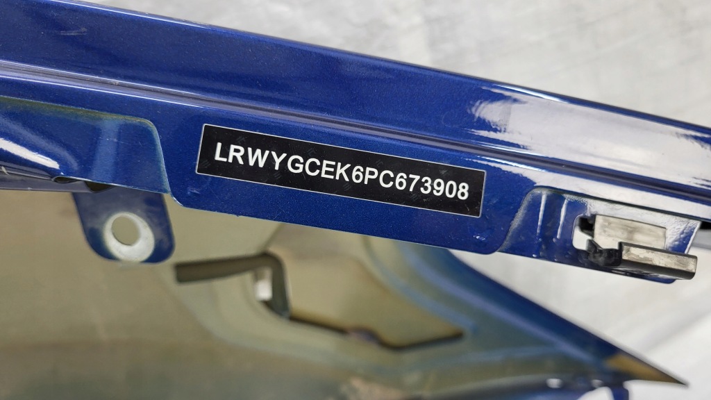 -крила лівий передній перед tesla 3 iii Ціна