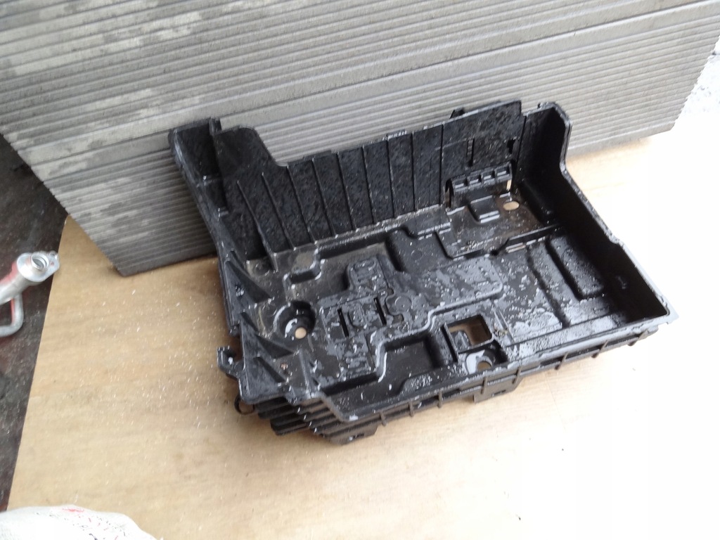 фото №1, Citroen c-elysee 2015 1,6 основание аккумулятор org