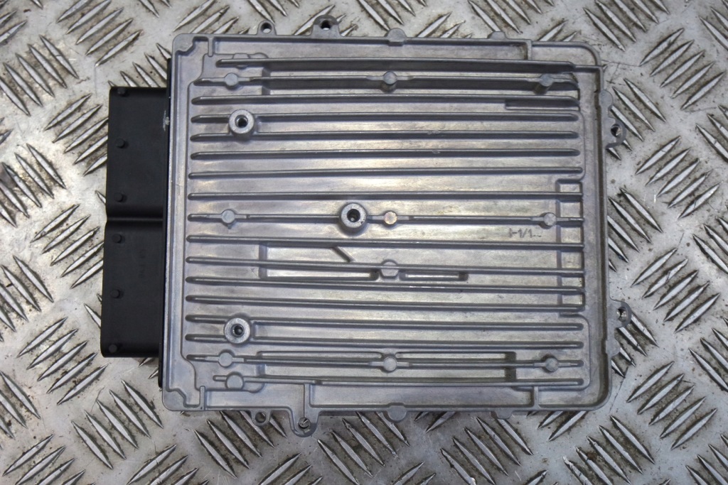 Купити Модуль блок керування ecu mercedes w463 рестайлінг  a1779004700
