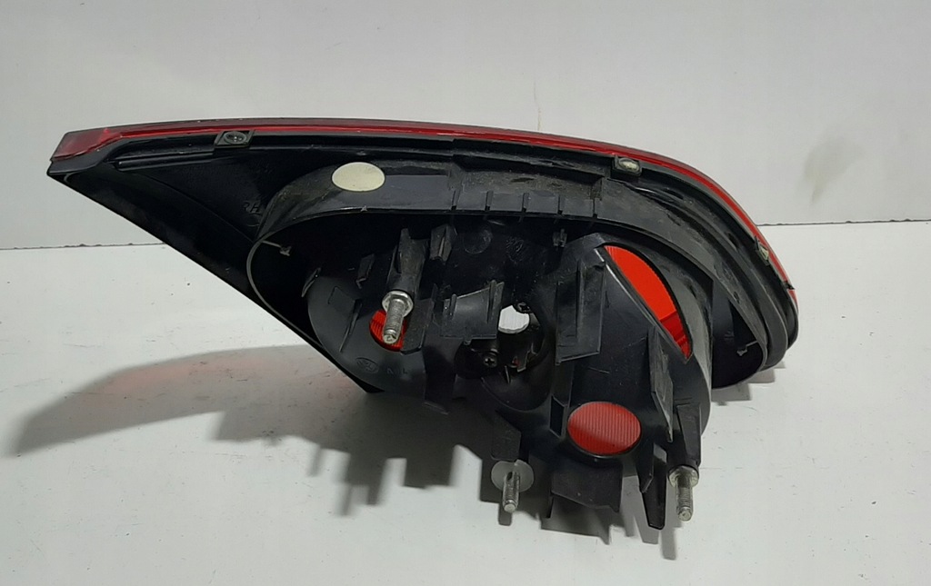 фото №2, Лампа задняя правая vw passat cc крышка багажника