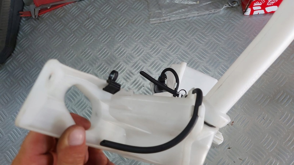 фото №7, Бак помпа омывателя renault clio v бачок