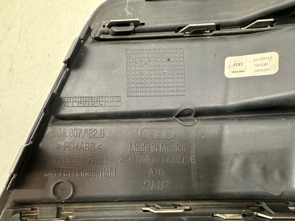 Решётка бампера правая перед audi q5 80a s-line 80a807680d Цена