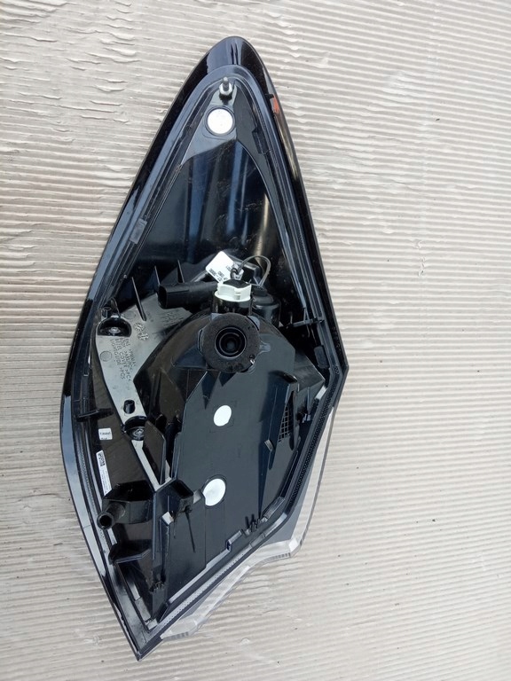 фото №8, Ford puma mk2 2019-23- лампа кузовна правий задня