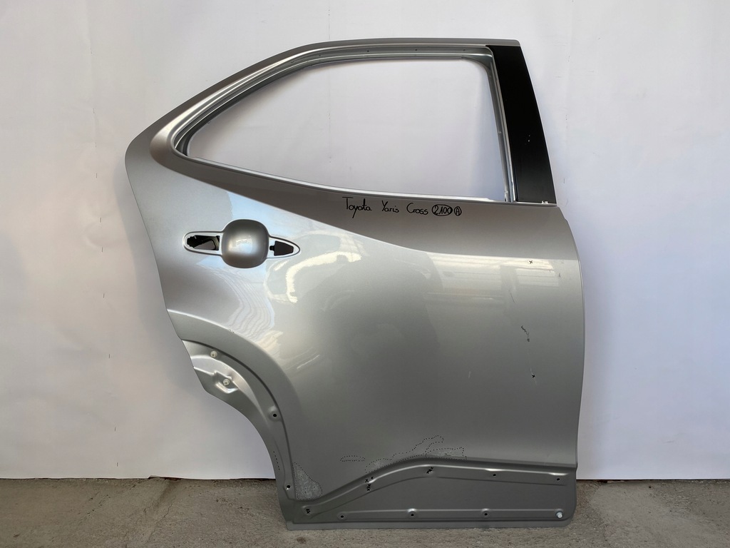 фото №1, Toyota yaris cross дверь задние правое задняя