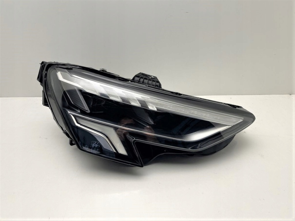 фото №1, Лампа передняя правая audi a3 8y full led 8y0941034