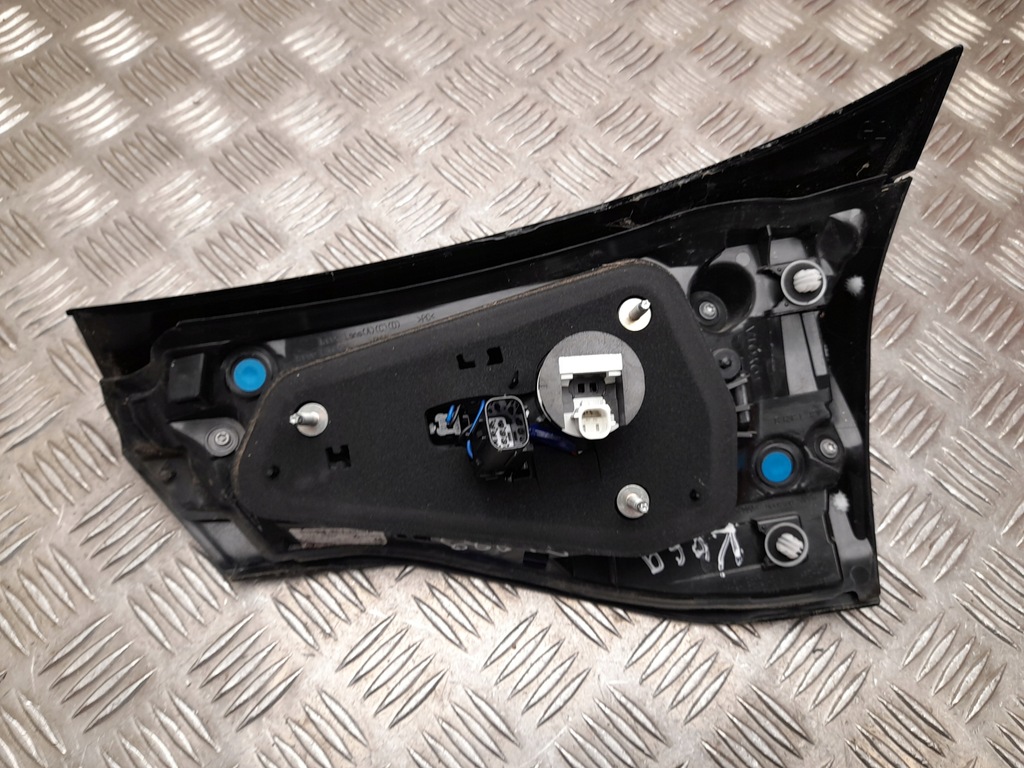 фото №7, Лампа левый задняя w крышка yaris cross 21-