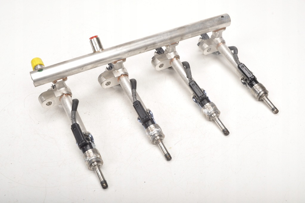 фото №1, Volvo xc40 2.0 t4 молдинг форсунки 31478555 4tkm.