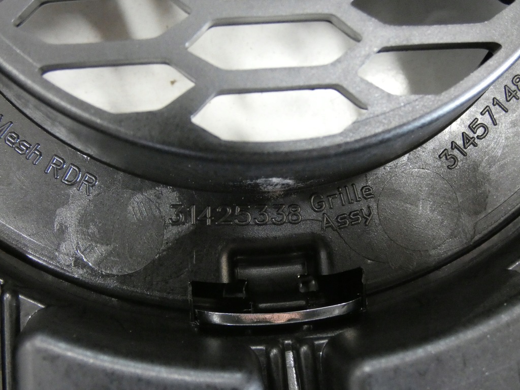 фото №9, Решётка радиатора, решётка радиатора volvo v-40 cross country lift радар