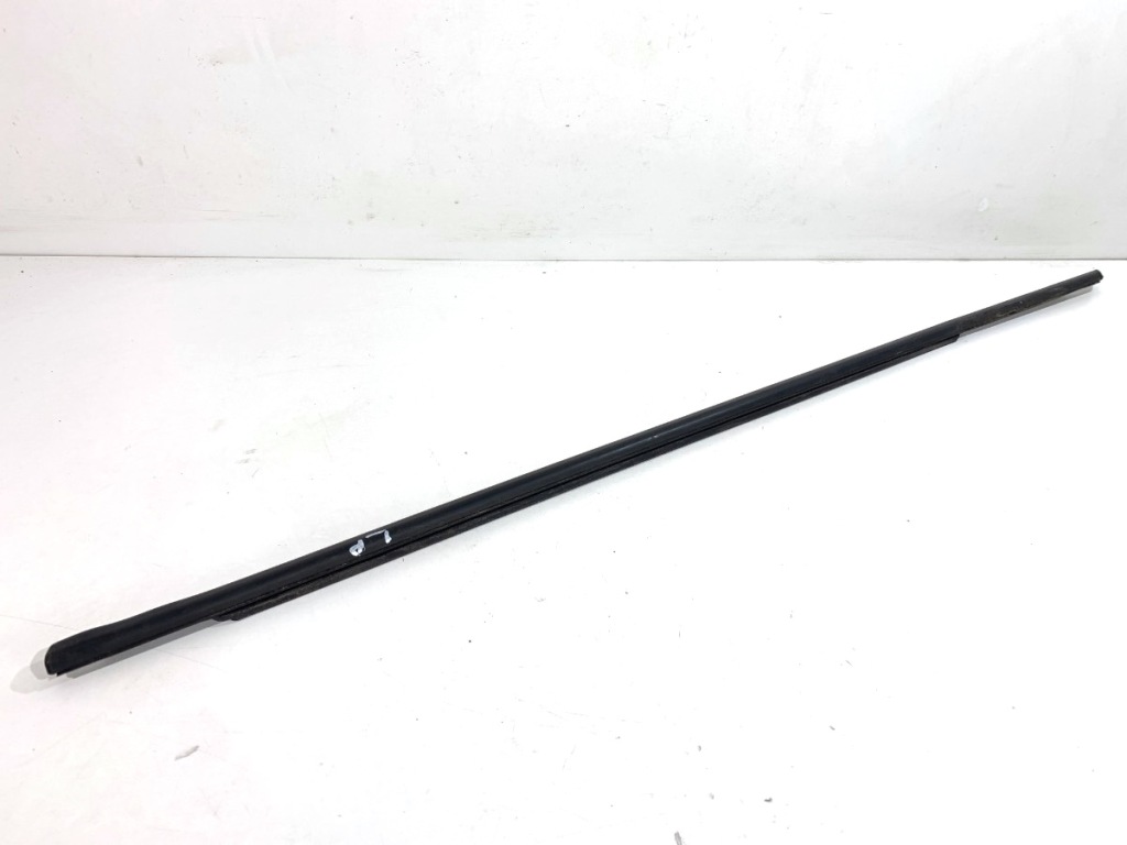 Купить Молдинг уплотнитель перед левый bmw f30