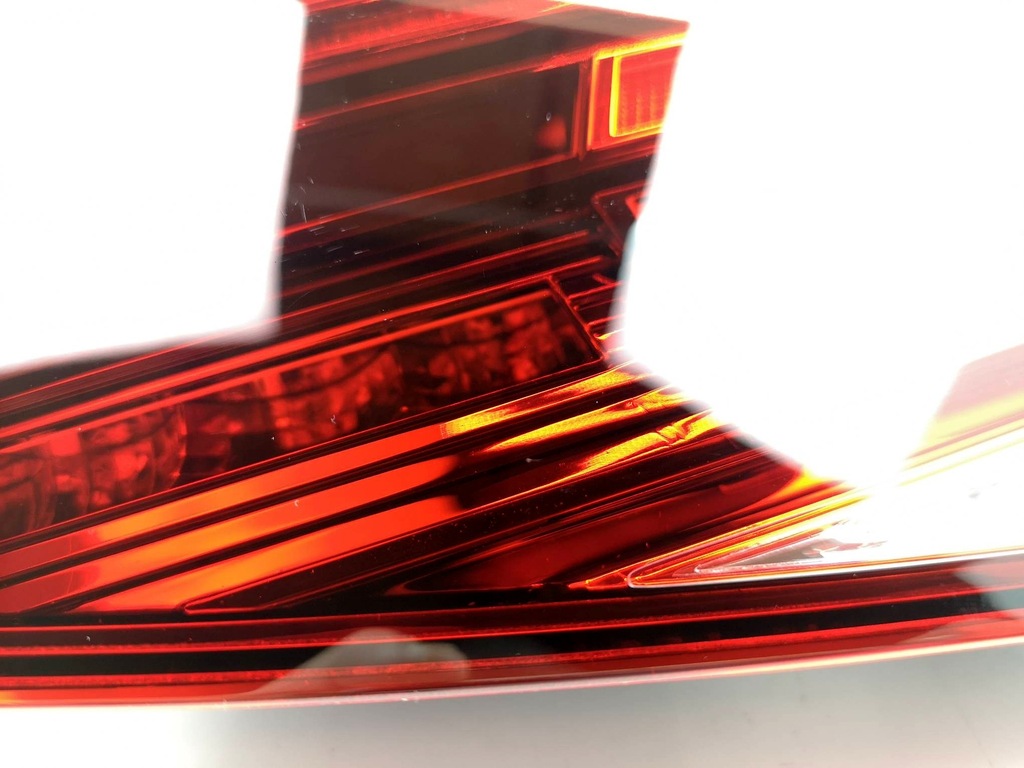 фото №2, Nowa org лампа правий задня led vw passat b8