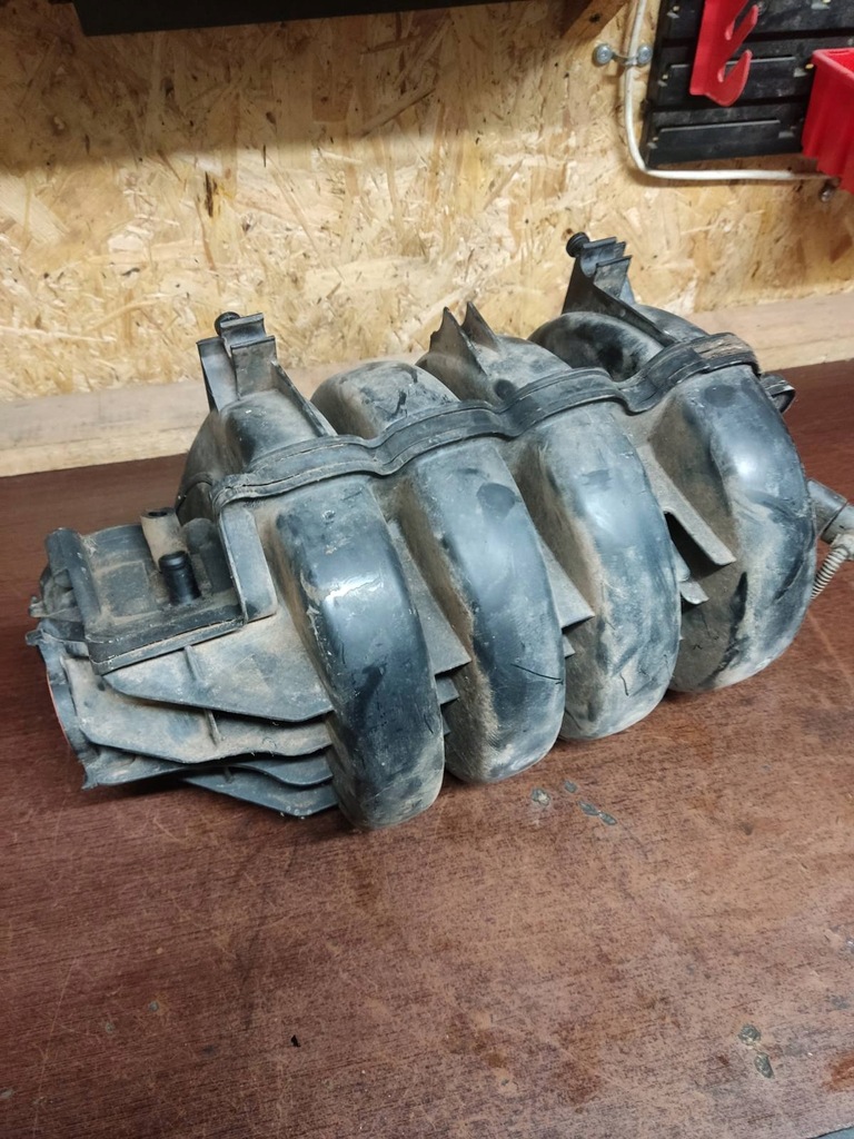 фото №5, Коллектор всасывающий vw golf plus v 03c129711f 1.6 115km 04-13