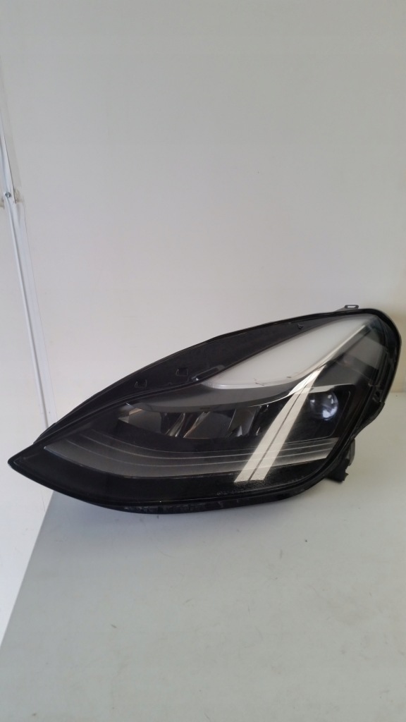Купити Лампа фара tesla 3 y