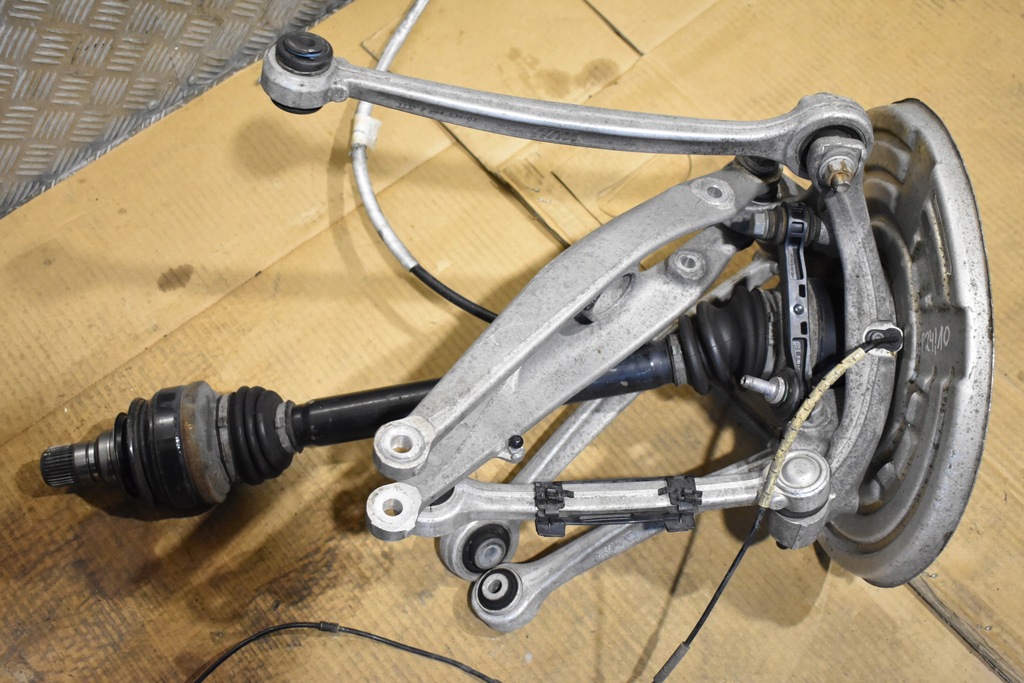 фото №4, Idealne подвеска задние левая + приводной вал kpl. bmw f82 f80 f83 f87 1