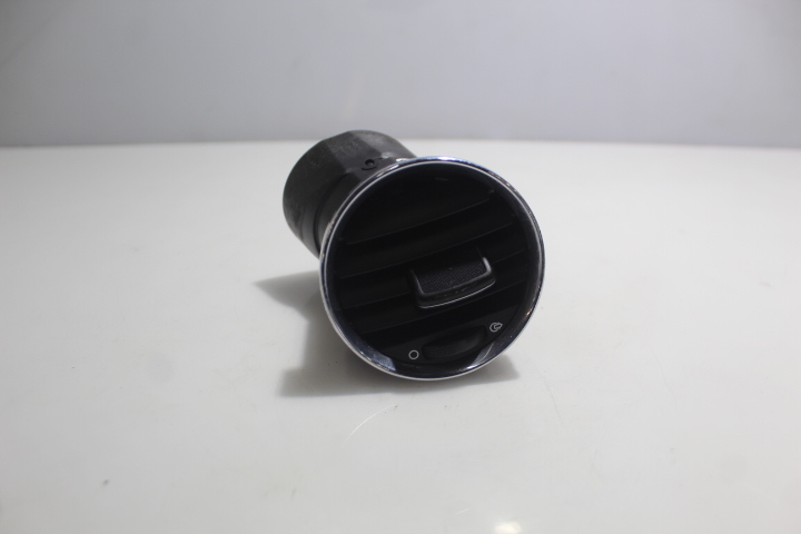 фото №1, Решётка обдув правая peugeot 308 i